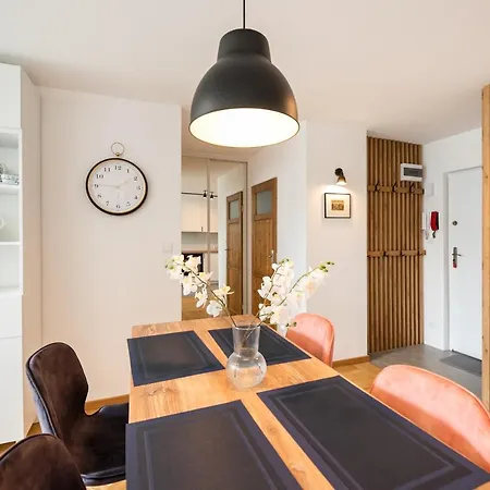 Chlodna Innovative Apartment