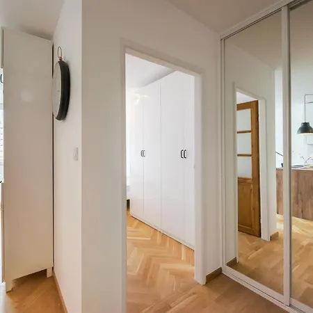 Chlodna Innovative Apartment