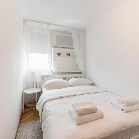 Chlodna Innovative Apartment Warsaw
